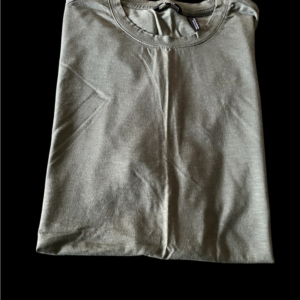 DKNY Men’s Olive Green Crewneck T-Shirt – Size L